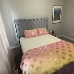 Cozy Home Near Calgary Airport